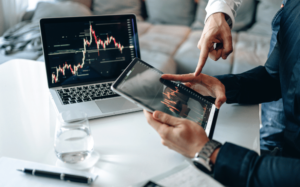 5 Differences between Trading and Investing, which is better?