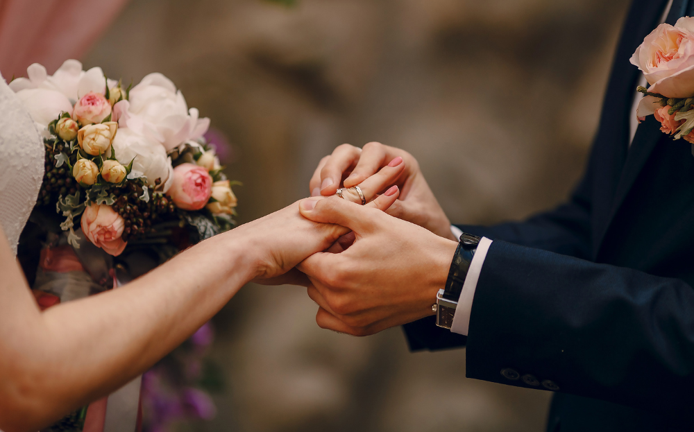 Arti cincin nikah di jari manis