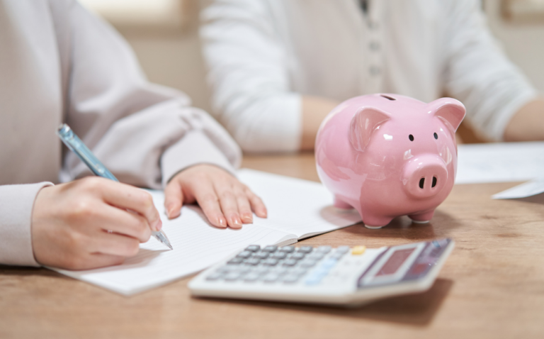 How to manage household finances